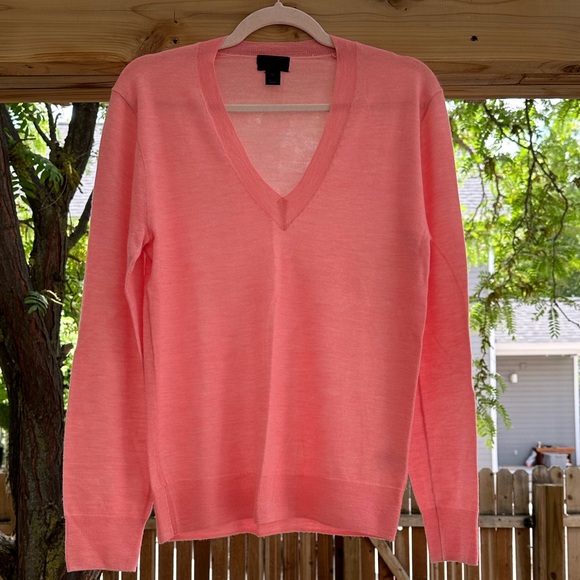 J. Crew Italian Cashmere V Neck Lightweight Pullover Sweater size Medium - Picture 2 of 16